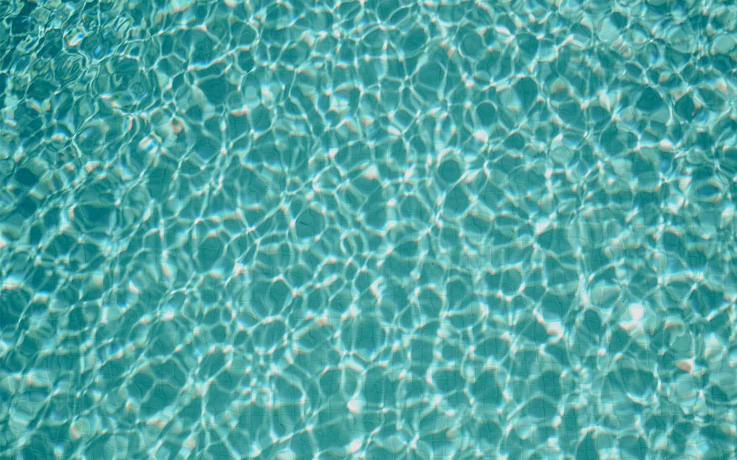 acqua piscina trasparente