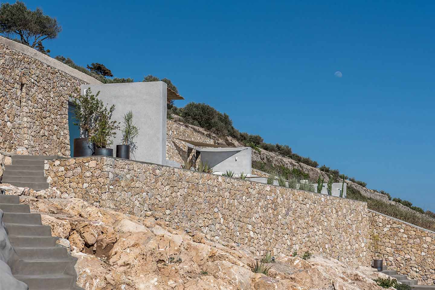 Kapsimalis Architects Villa sul Monte Ilias a Santorini