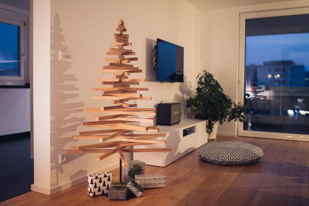 Alberi di Natale 2021 i più belli in legno da acquistare online