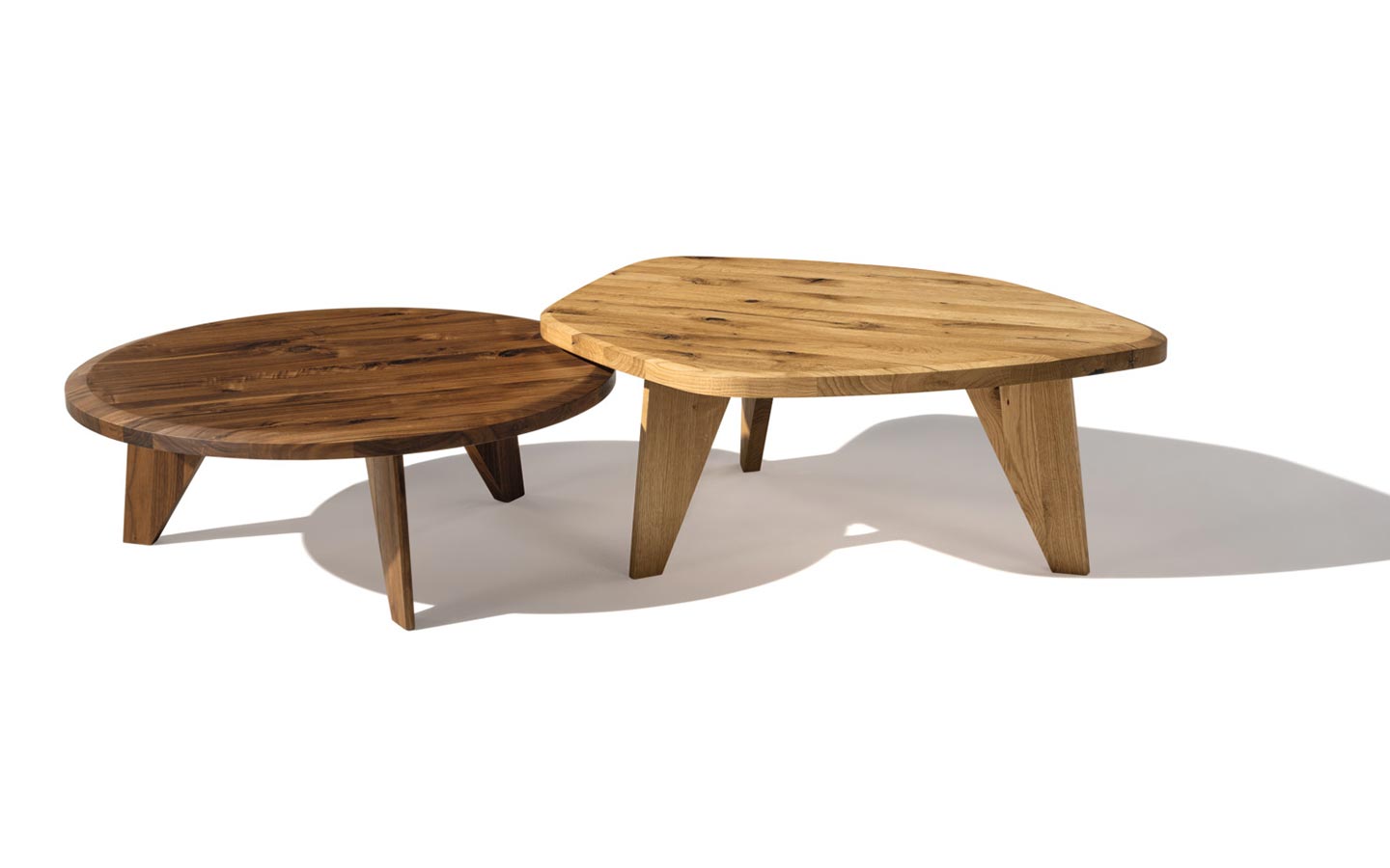 Complementi d’arredo TEAM 7, la natura dentro casa con il tavolino in legno massello